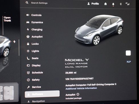 Used 2023 Tesla Model Y Long Range image 37