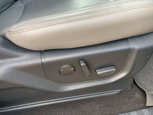 Used 2019 Ford F150 Lariat w/ FX4 Off-Road Package image 29