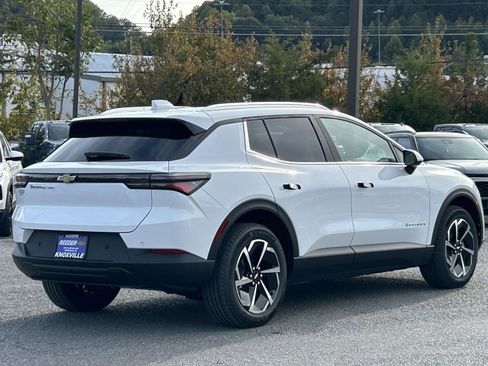 New 2026 Chevrolet Equinox EV LT AWD/4WD image 3