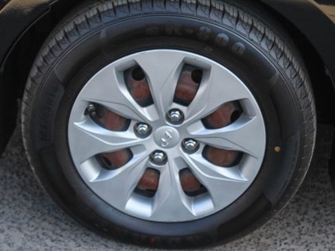 Used 2016 Hyundai Accent SE image 10