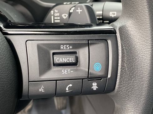 Used 2023 Nissan Rogue SV image 28