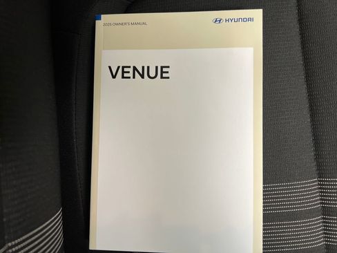 Used 2025 Hyundai Venue SEL FWD image 27