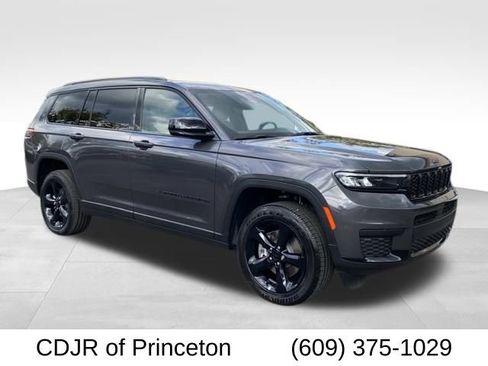 New 2025 Jeep Grand Cherokee L Altitude image 1