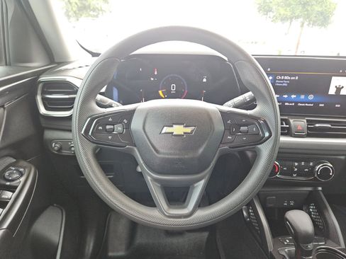 Used 2025 Chevrolet TrailBlazer LS w/ LS Confidence Package FWD image 21