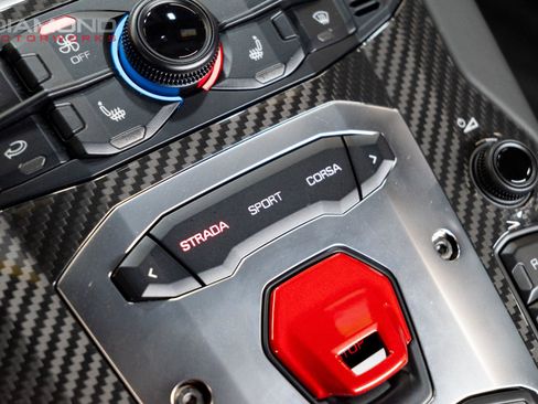 Used 2017 Lamborghini Aventador LP 700-4 image 16