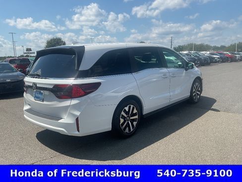 Certified 2026 Honda Odyssey EX-L image 6