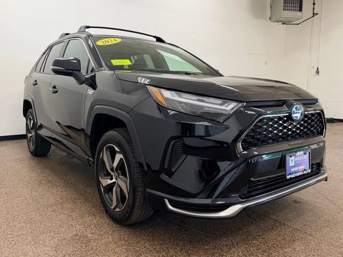 Used 2024 Toyota RAV4 SE w/ Weather & Moonroof Package AWD/4WD image 9