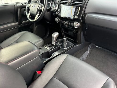 Used 2024 Toyota 4Runner TRD Off-Road Premium AWD/4WD image 16