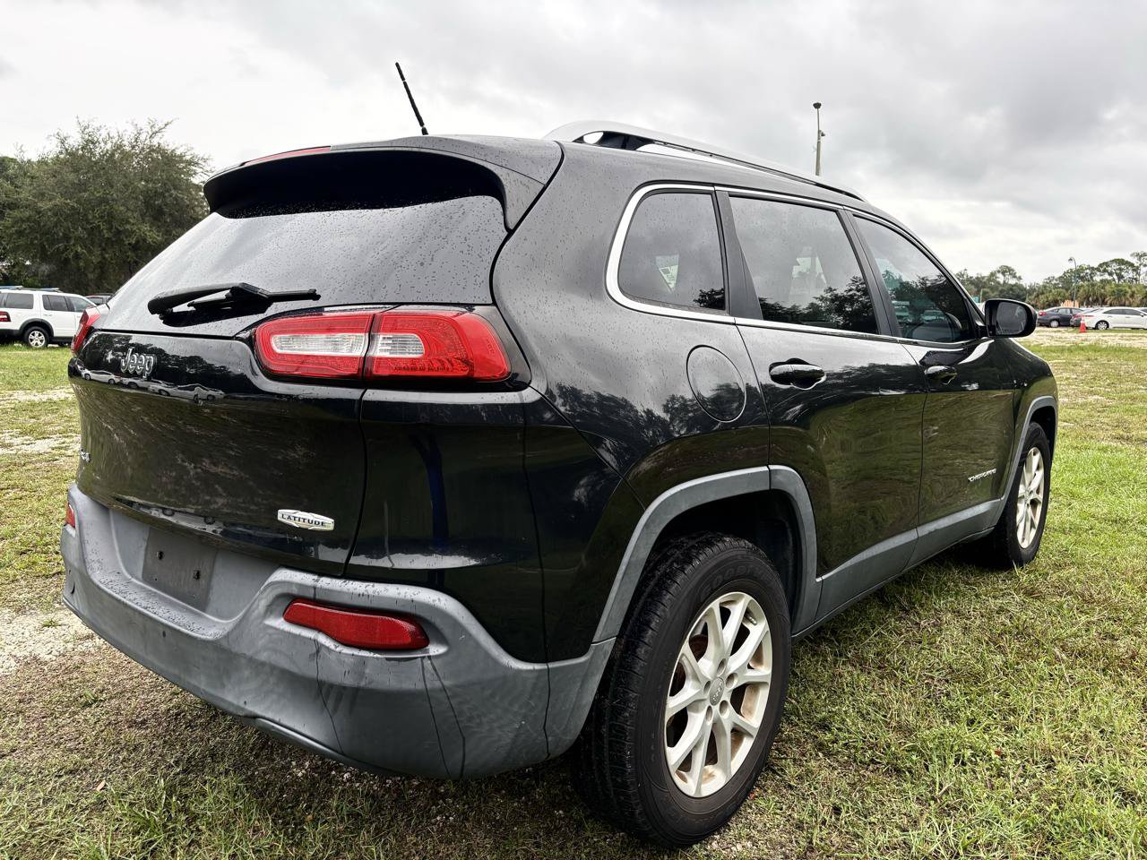 Used 2014 Jeep Cherokee Latitude AWD/4WD image 5