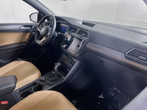 Used 2022 Volkswagen Tiguan SE AWD/4WD image 28