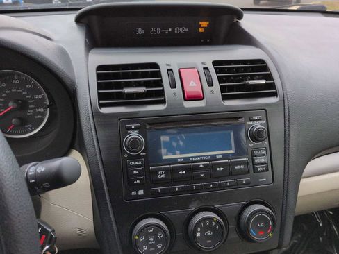 Used 2014 Subaru Crosstrek 2.0i Premium w/ Moonroof Package image 29