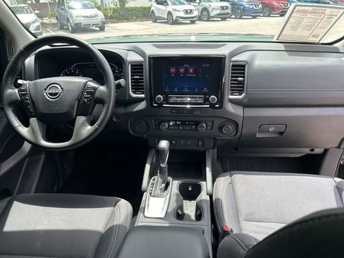 Used 2024 Nissan Frontier SV w/ SV Convenience Package RWD image 11