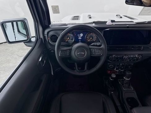 New 2026 Jeep Gladiator Rubicon image 24