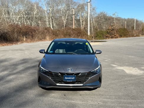 Used 2023 Hyundai Elantra Limited image 2