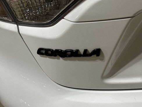 Used 2024 Toyota Corolla LE w/ LE Convenience Package FWD image 24
