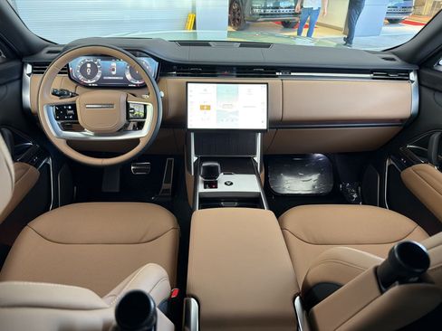 New 2026 Land Rover Range Rover SV AWD/4WD image 16