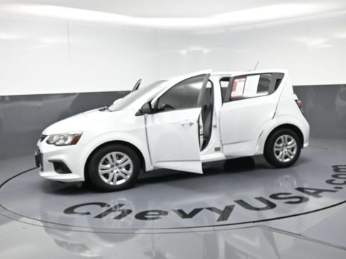 Used 2017 Chevrolet Sonic LT FWD image 21