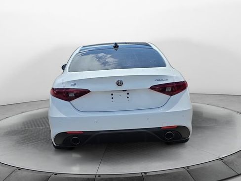 Used 2018 Alfa Romeo Giulia Ti Sport w/ Quick Order Package 22S Sport AWD/4WD image 4