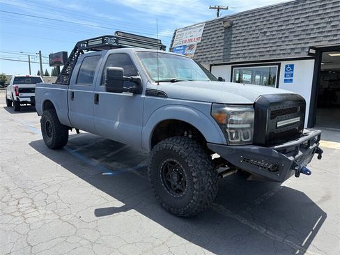 Used 2016 Ford F250 Platinum w/ FX4 Off-Road Package AWD/4WD image 1