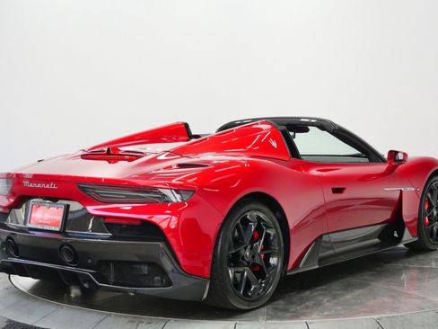 Used 2023 Maserati MC20 Spyder RWD image 9