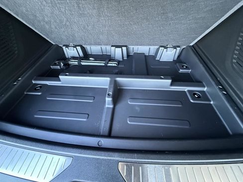 Used 2022 Chevrolet Suburban Z71 w/ Z71 Off-Road Package image 41