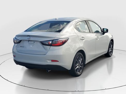 Used 2019 Toyota Yaris LE image 7