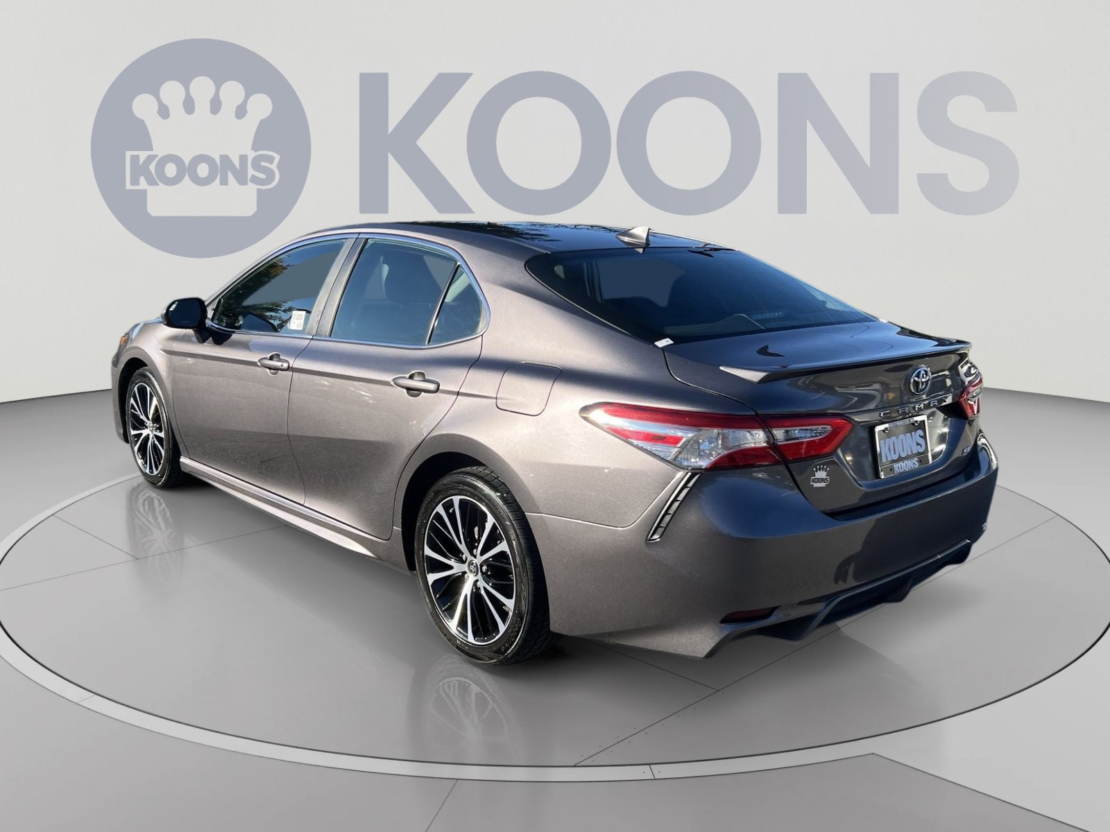 Used 2020 Toyota Camry SE FWD image 4