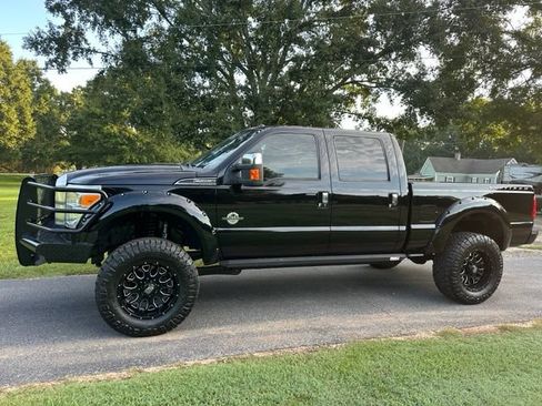 Used 2016 Ford F250 Platinum w/ FX4 Off-Road Package AWD/4WD image 1