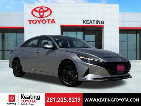 Used 2023 Hyundai Elantra SEL image 1