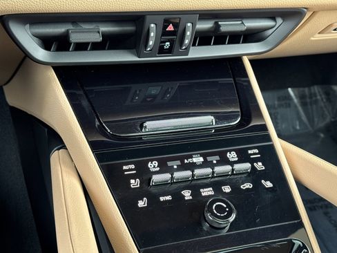 Certified 2025 Porsche Cayenne image 25