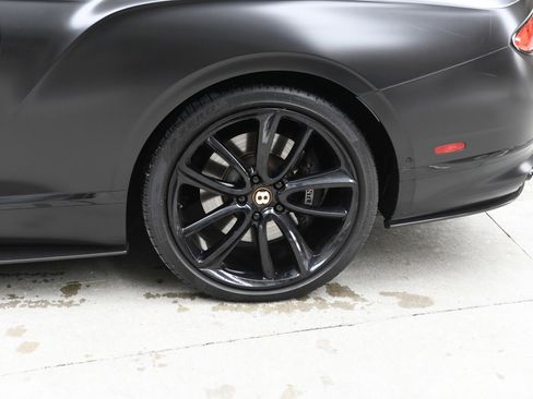 Used 2020 Bentley Continental GT image 17