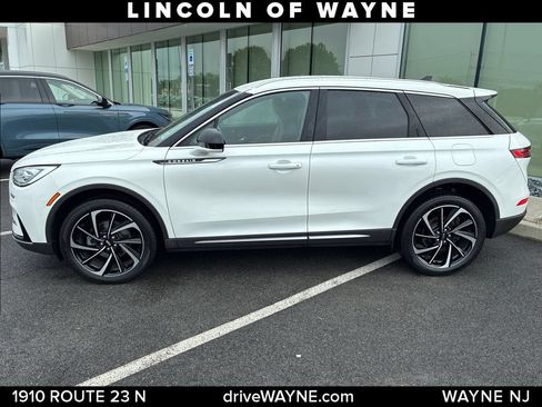 Certified 2023 Lincoln Corsair Reserve FWD image 2