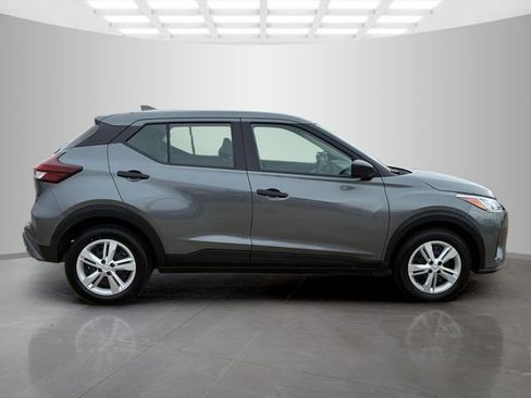 Used 2024 Nissan Kicks S image 3