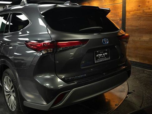 Used 2021 Toyota Highlander Platinum AWD/4WD image 6