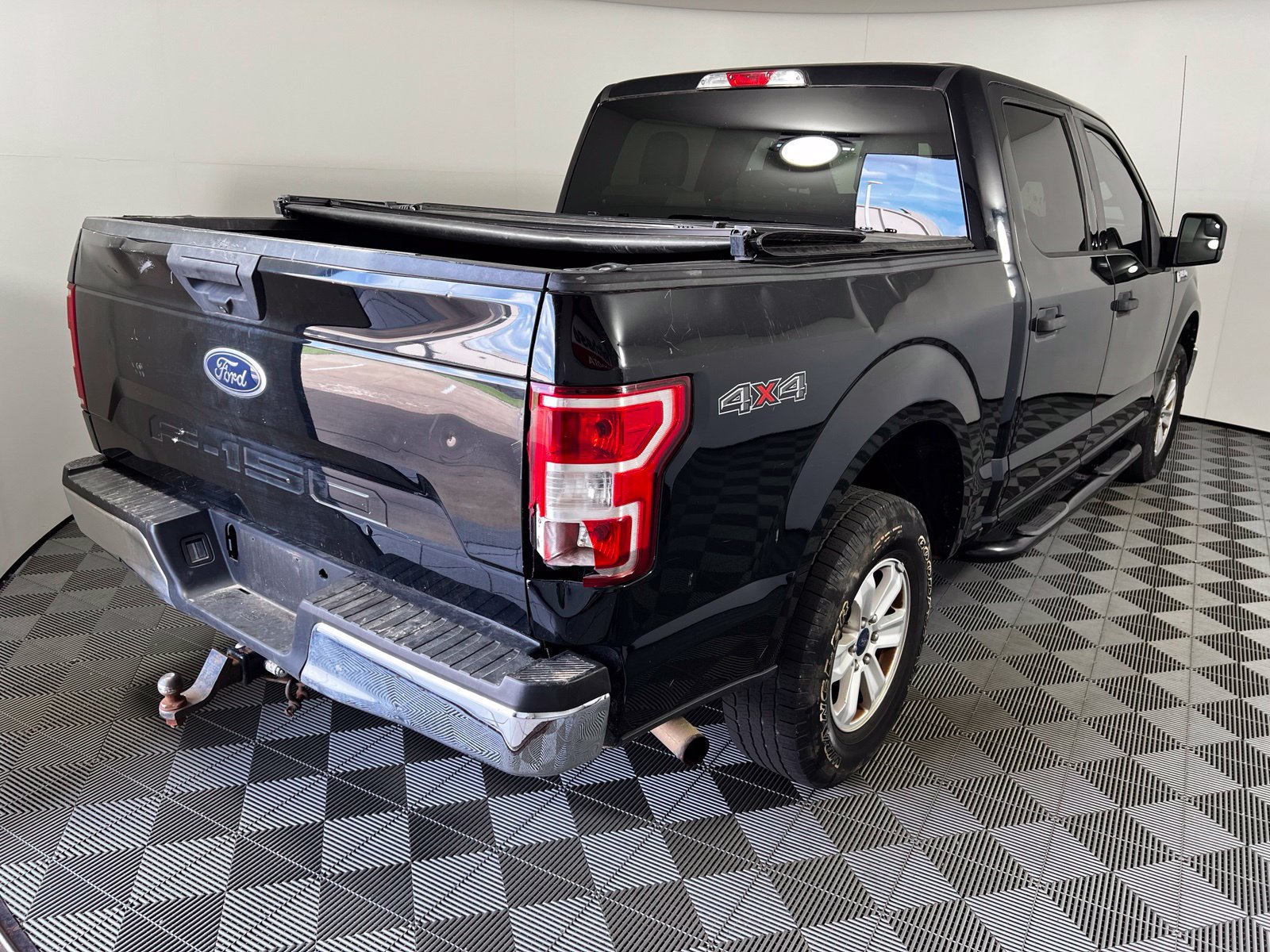 Used 2018 Ford F150 XLT AWD/4WD image 5