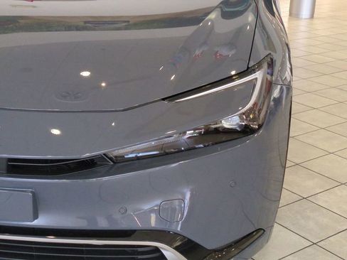 New 2026 Toyota Prius Plug-In Hybrid image 10