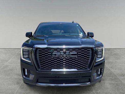 Used 2023 GMC Yukon XL Denali Ultimate AWD/4WD image 8