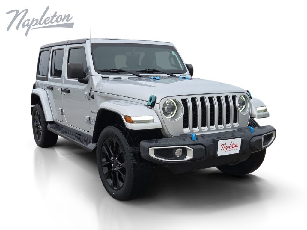 Used 2023 Jeep Wrangler Unlimited Sahara w/ Cold Weather Group AWD/4WD image 8