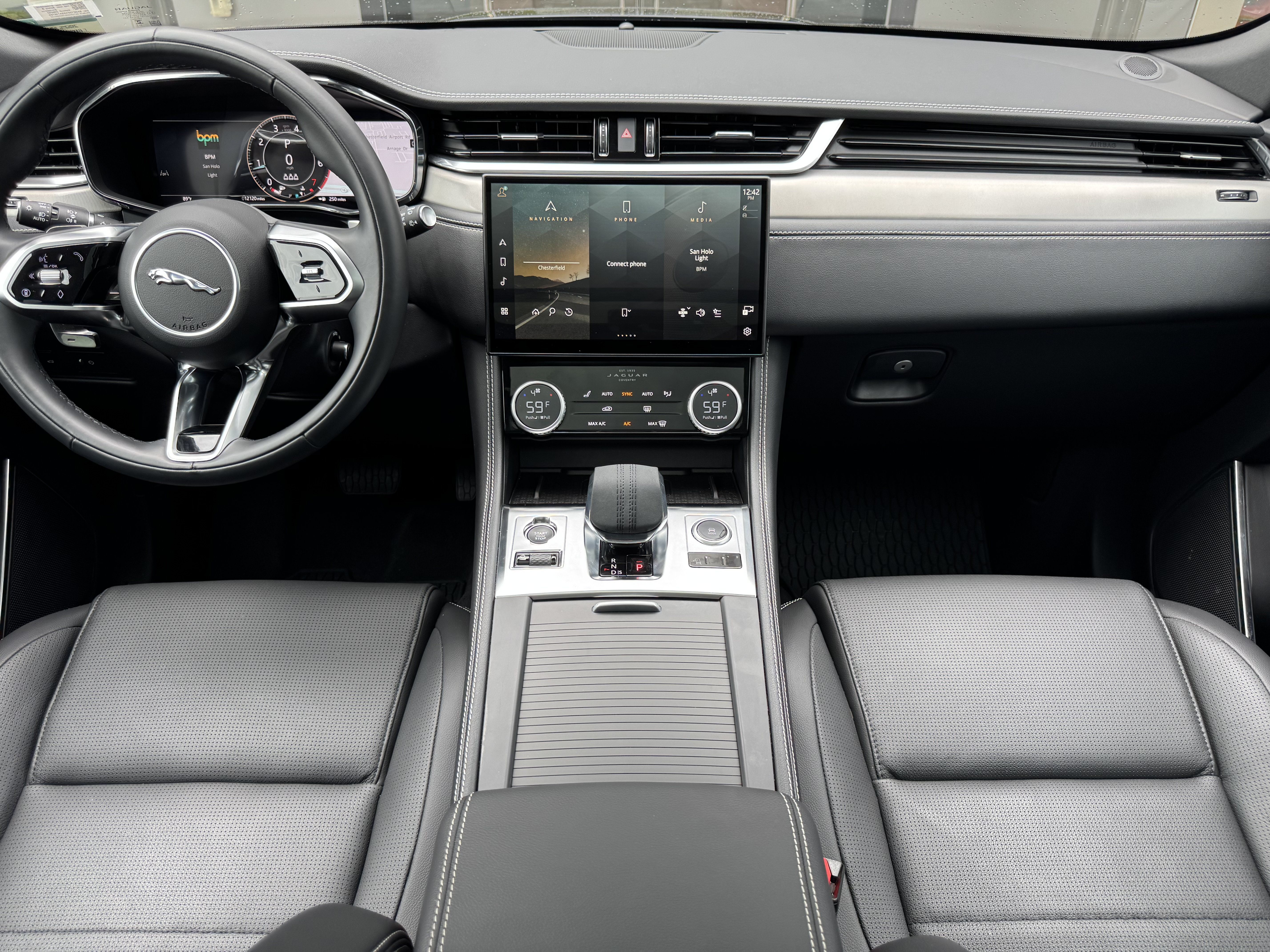 Used 2025 Jaguar F-PACE R-Dynamic S AWD/4WD image 4