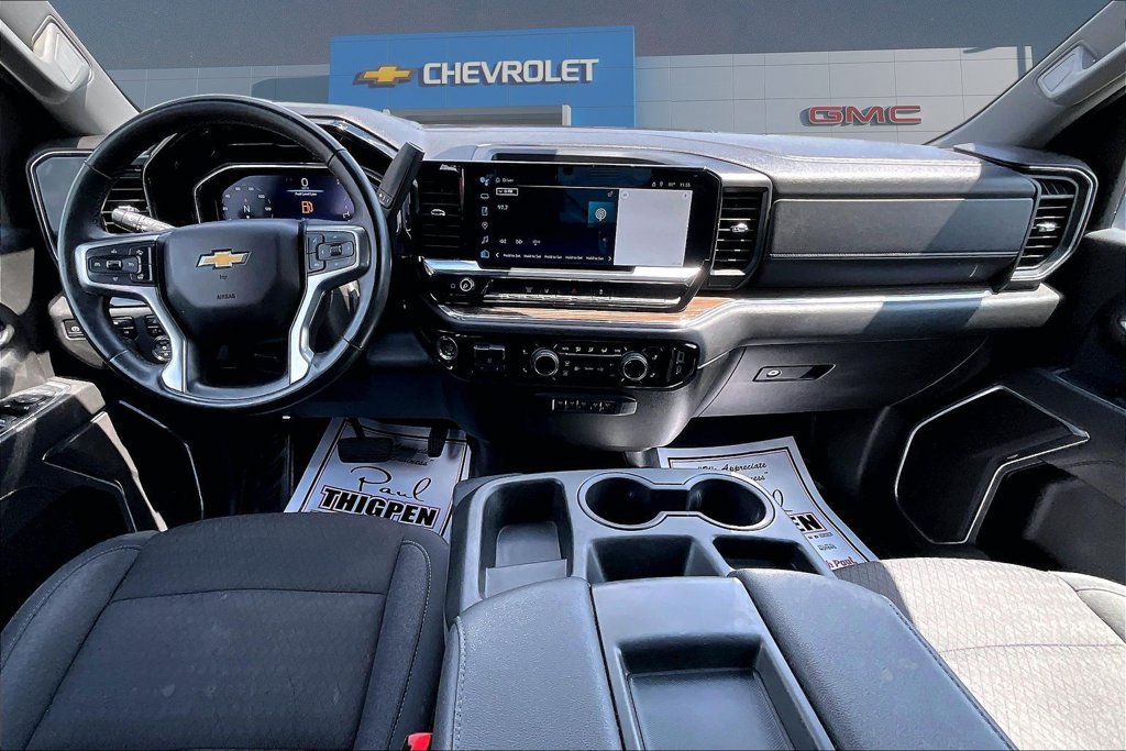 Used 2024 Chevrolet Silverado 2500 LT w/ Convenience Package AWD/4WD image 8