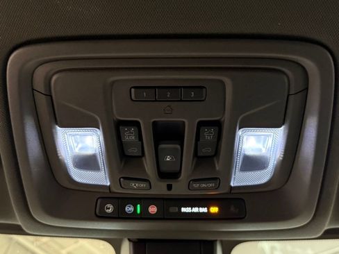 Used 2019 GMC Sierra 1500 Denali w/ Denali Ultimate Package AWD/4WD image 19