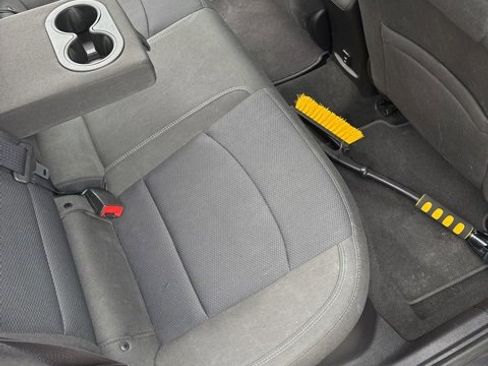 Used 2017 Chevrolet Cruze LT image 25