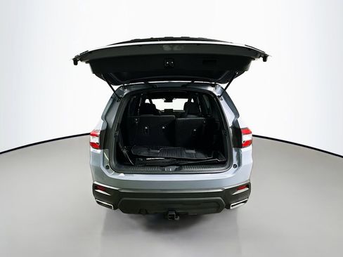 Used 2025 Honda Pilot Sport image 32