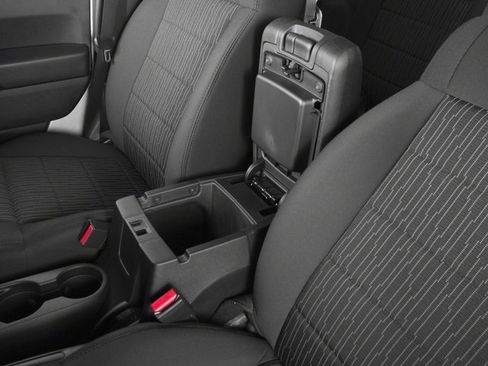 Used 2016 Jeep Wrangler Unlimited Sport w/ Connectivity Group image 19