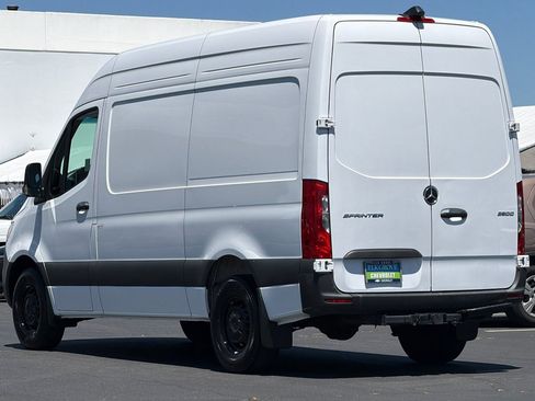 Used 2025 Mercedes-Benz Sprinter 2500 image 5