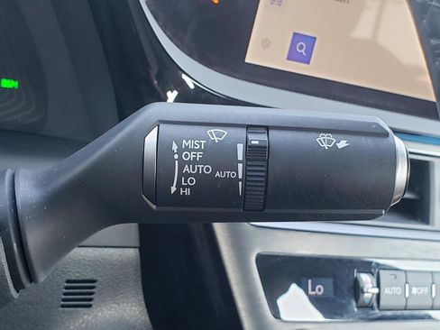 Used 2024 Lexus ES 350 w/ Premium Package image 30