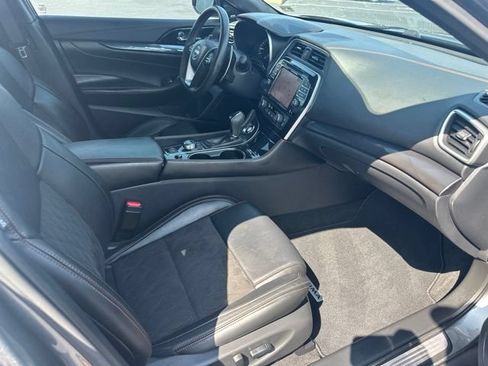 Used 2023 Nissan Maxima SR w/ Sport Mat Group FWD image 21