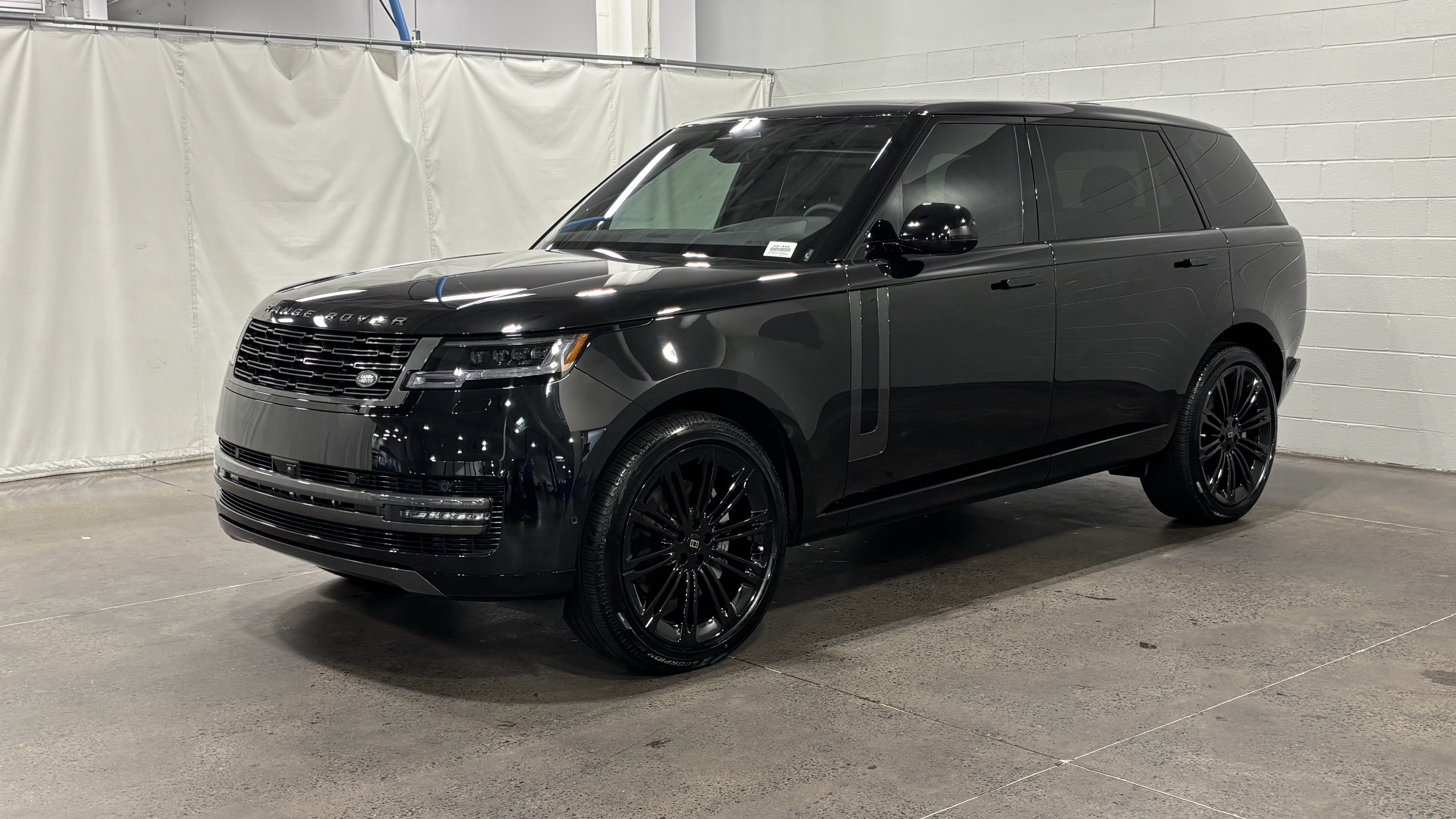 New 2027 Land Rover Range Rover Long Wheelbase SE AWD/4WD image 1