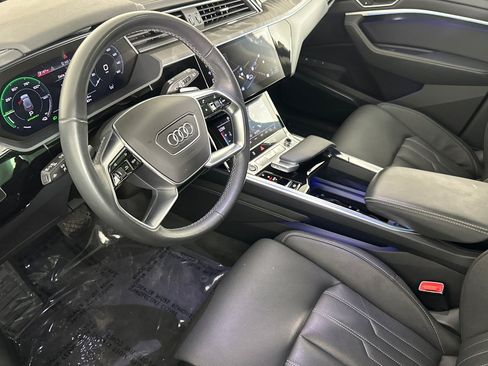 Used 2024 Audi Q8 e-tron Prestige AWD/4WD image 9