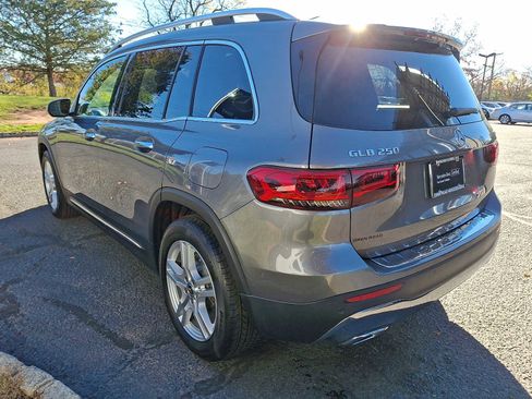 Certified 2022 Mercedes-Benz GLB 250 4MATIC image 4